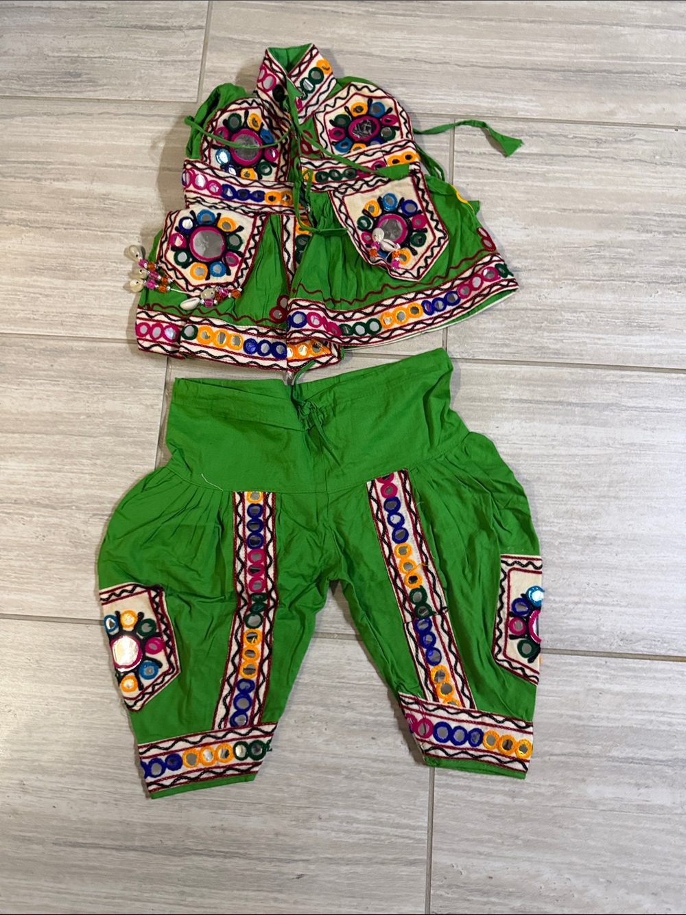 Green indian garba kediyu Bottoms Set - Vibrant Mirrorwork Detail